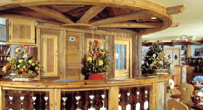 Hotel Bellevue (Canazei), Val di Fassa ski chalet, image 3